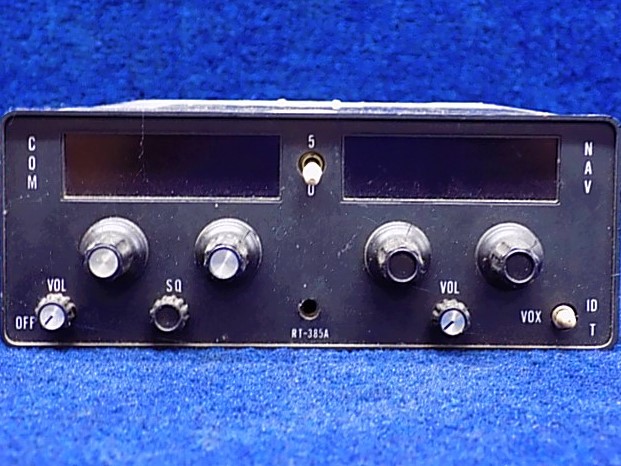 46660-1000 ARC - RT-385A NAV/COMM 28V CORE AS-IS (Cracked knobs)
